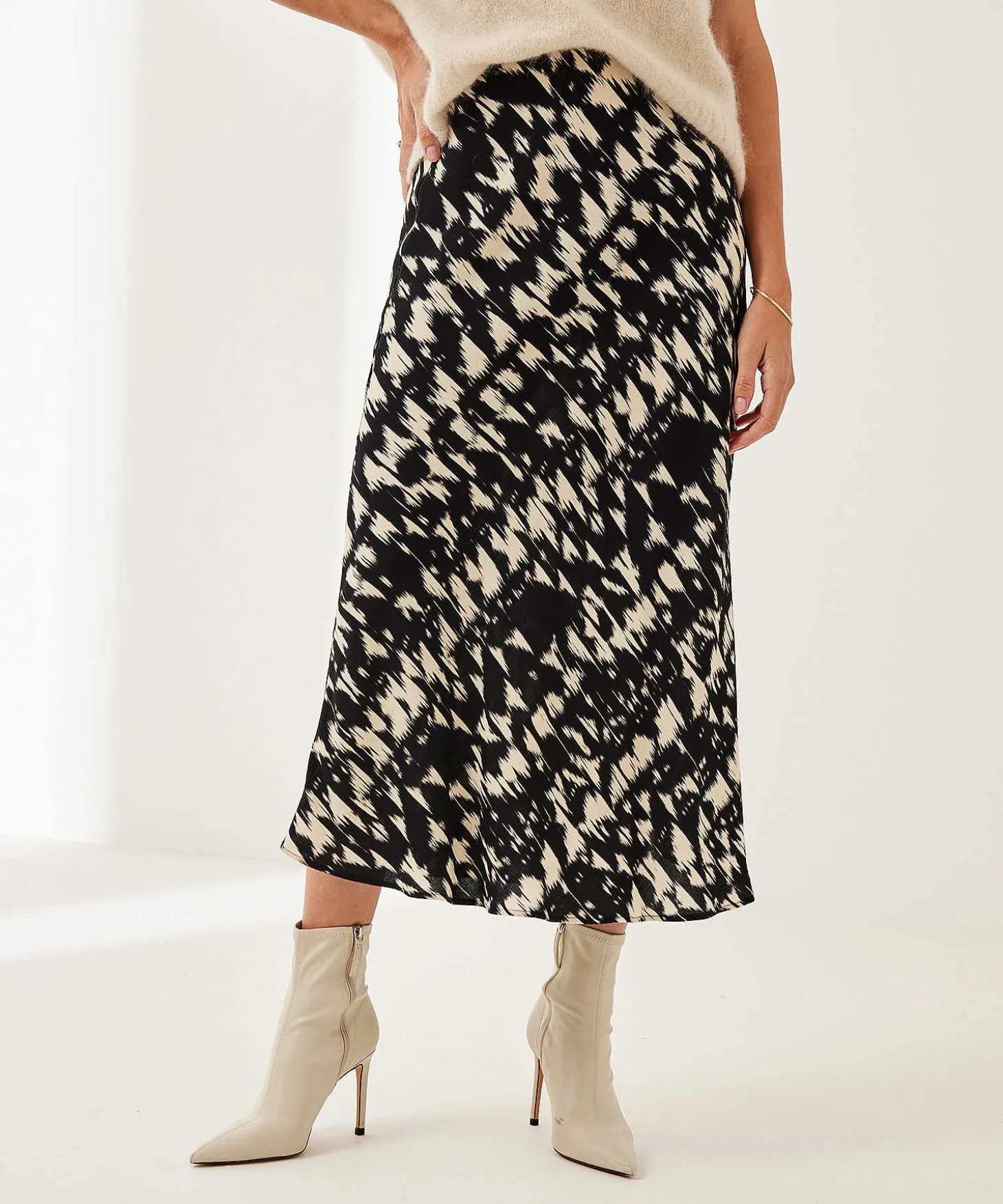 No Man's Land Rok Viscose Crepe Veegprint